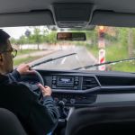 Este erro comum pode manchar a pintura do carro; solução é simples e barata