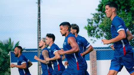 Jogadores do Fortaleza durante treino