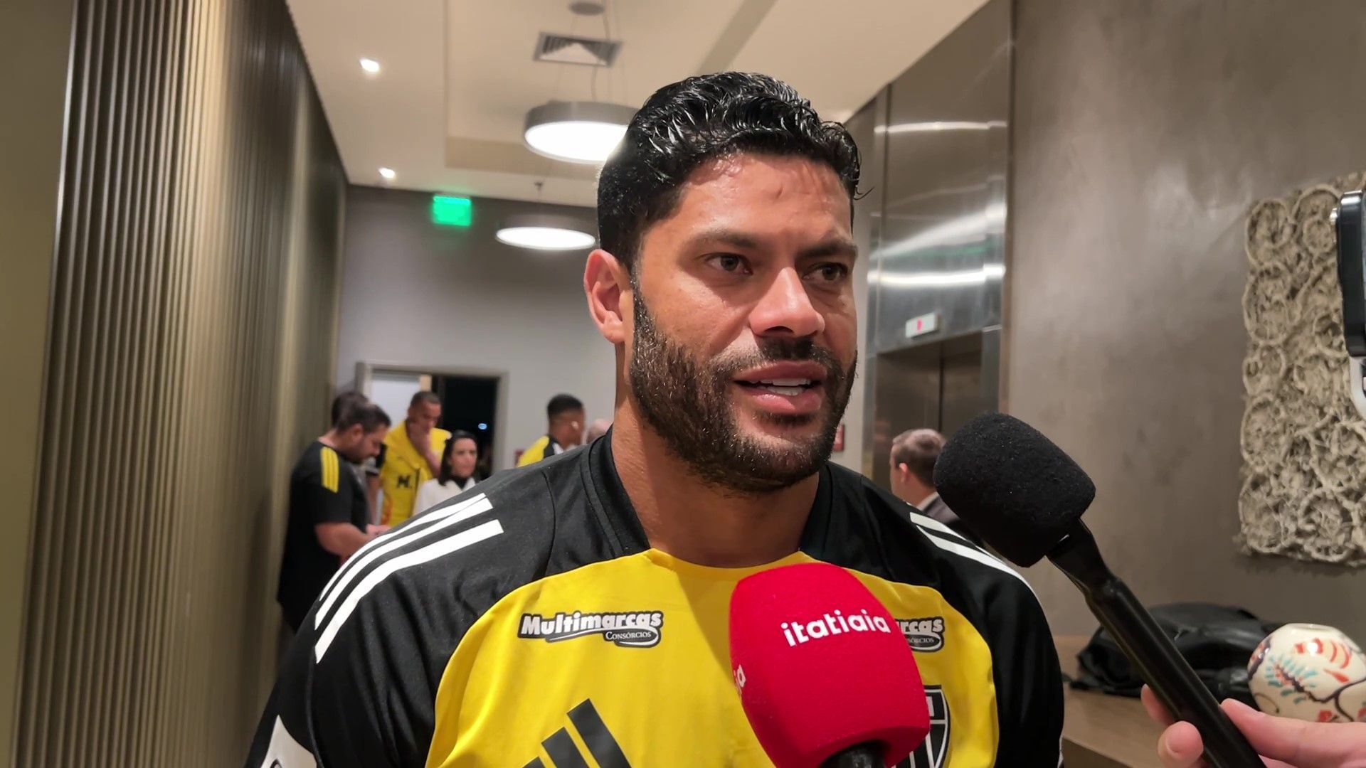 Hulk revela que jogou pelo Atlético sem estar 100% recuperado de lesão
