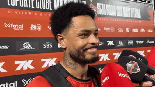 Matheuzinho, do Vitória, durante entrevista na zona mista