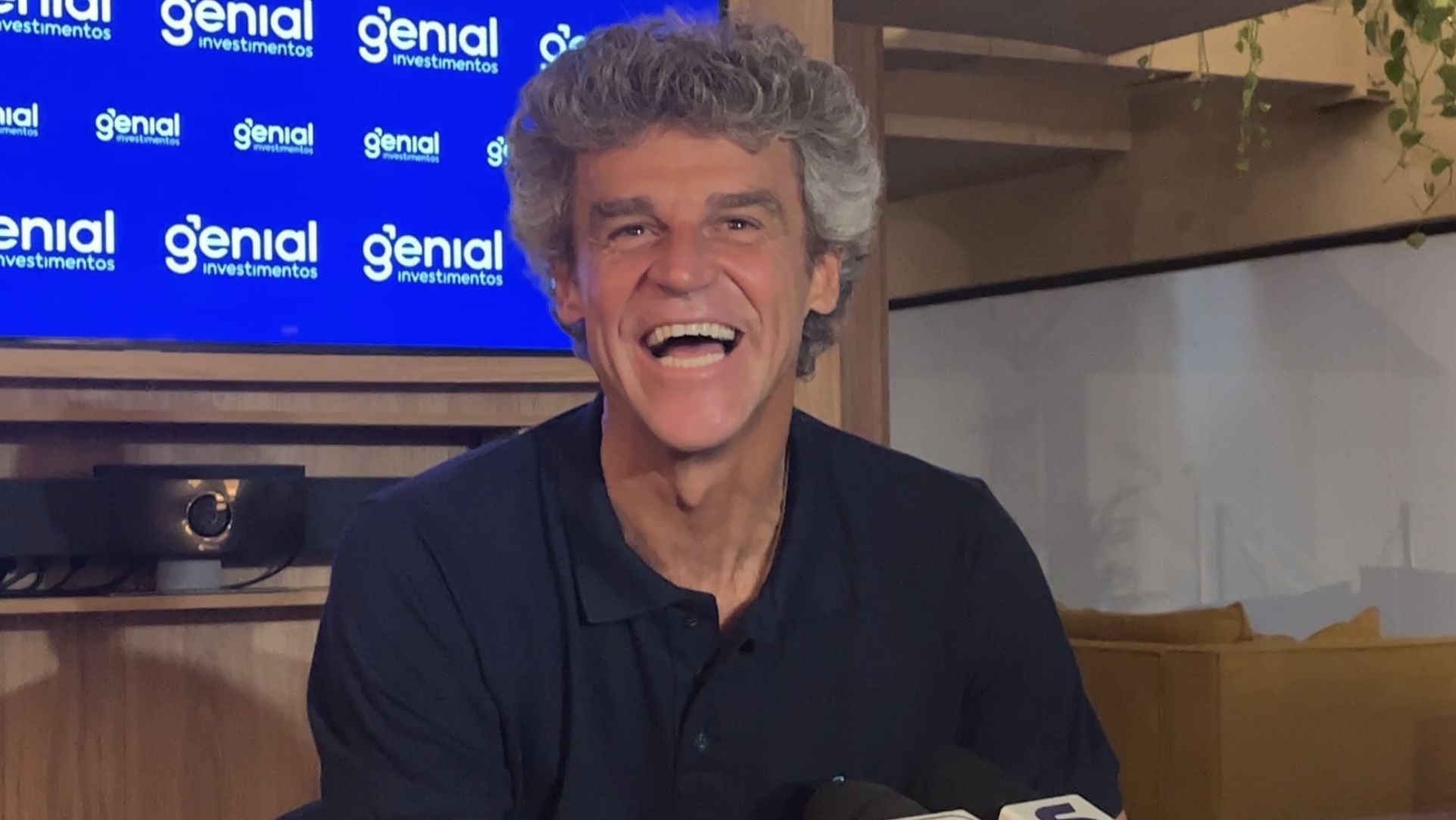O que Guga vê dele em João Fonseca? 'O cabelo vai ser difícil de igualar'