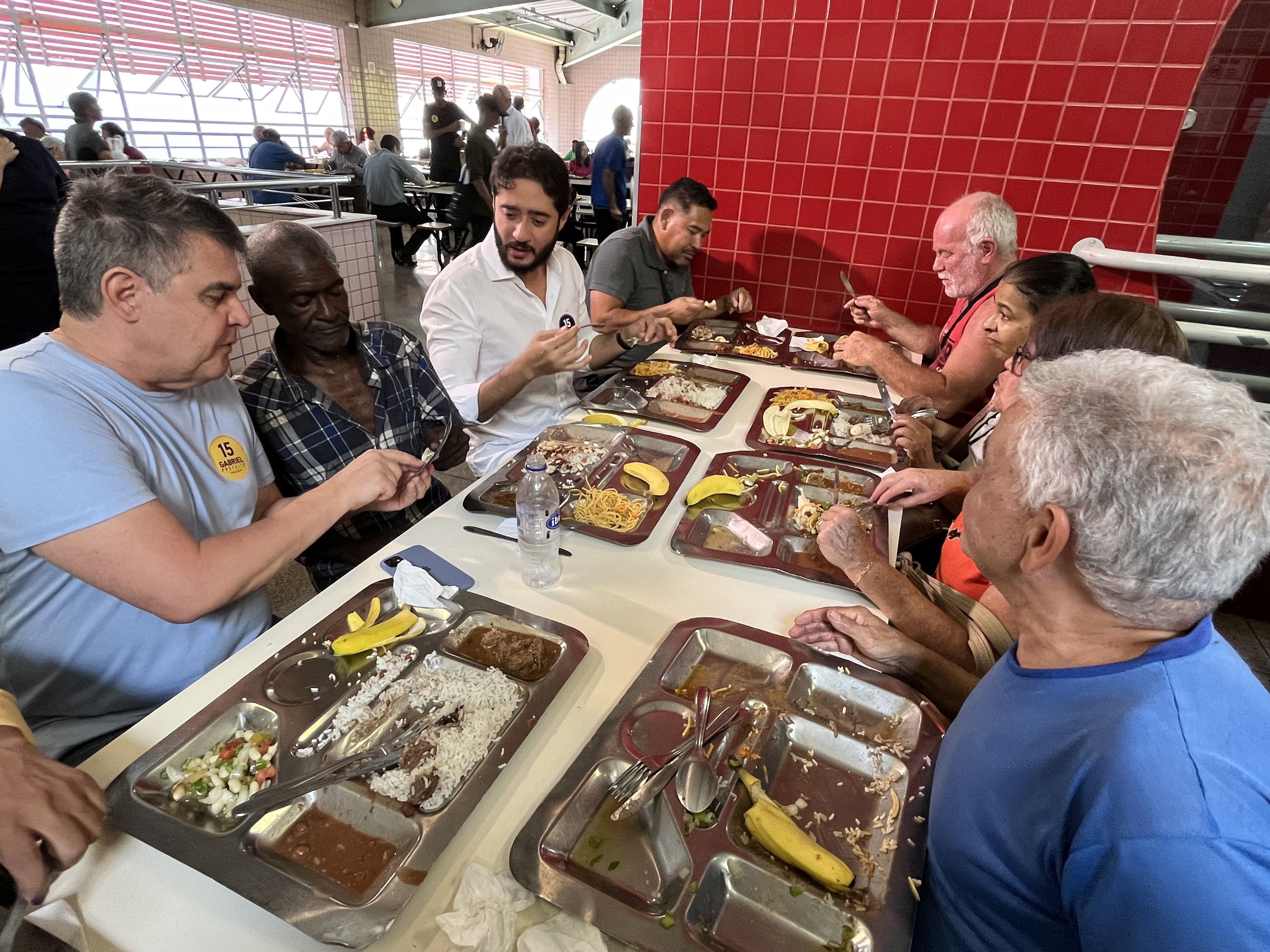Gabriel e Brant propõem unidades do Restaurante Popular em todas as regionais de BH