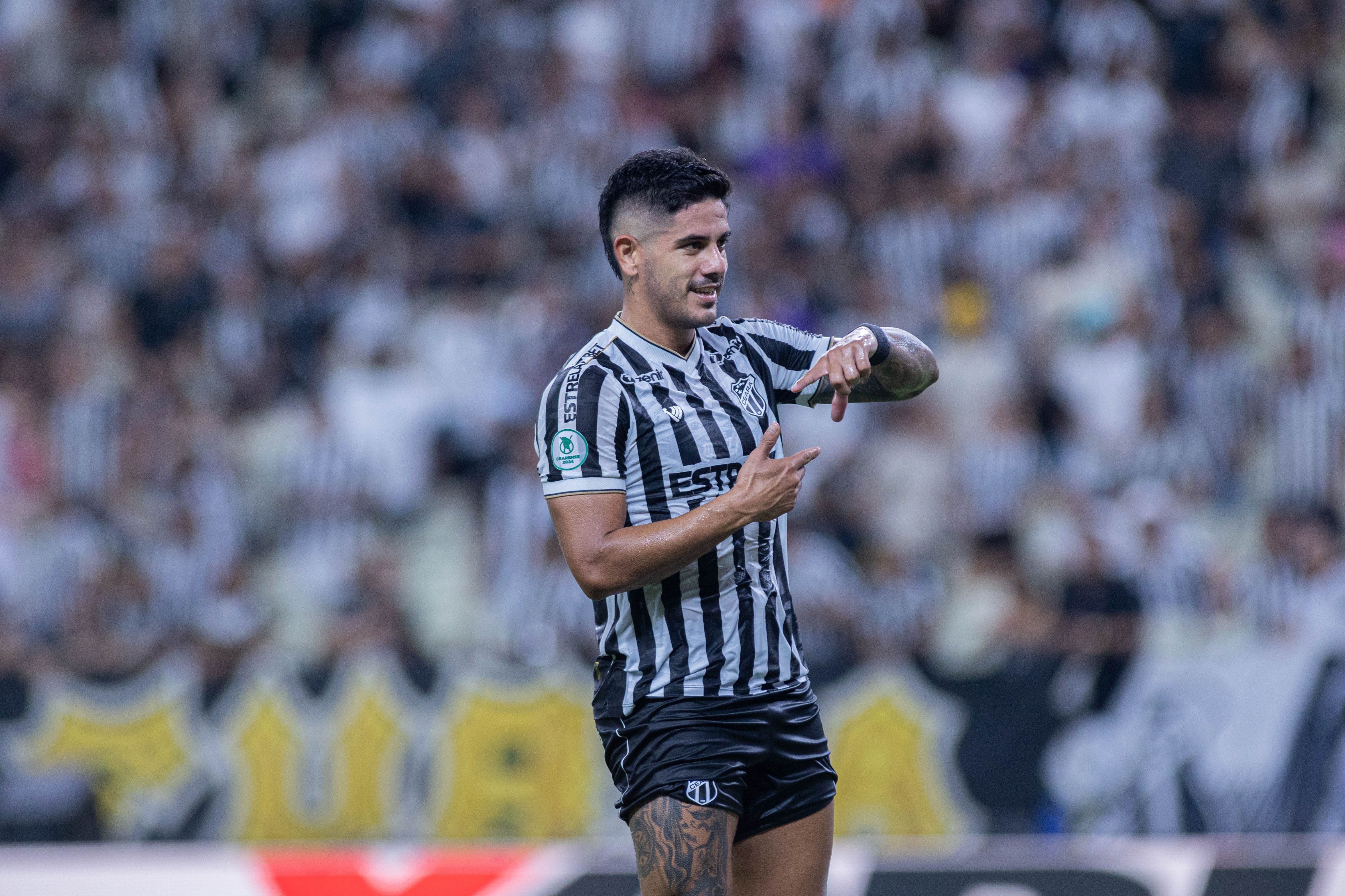Árbitro devolve gol que havia 'roubado' de meia do Ceará em goleada pelo Estadual