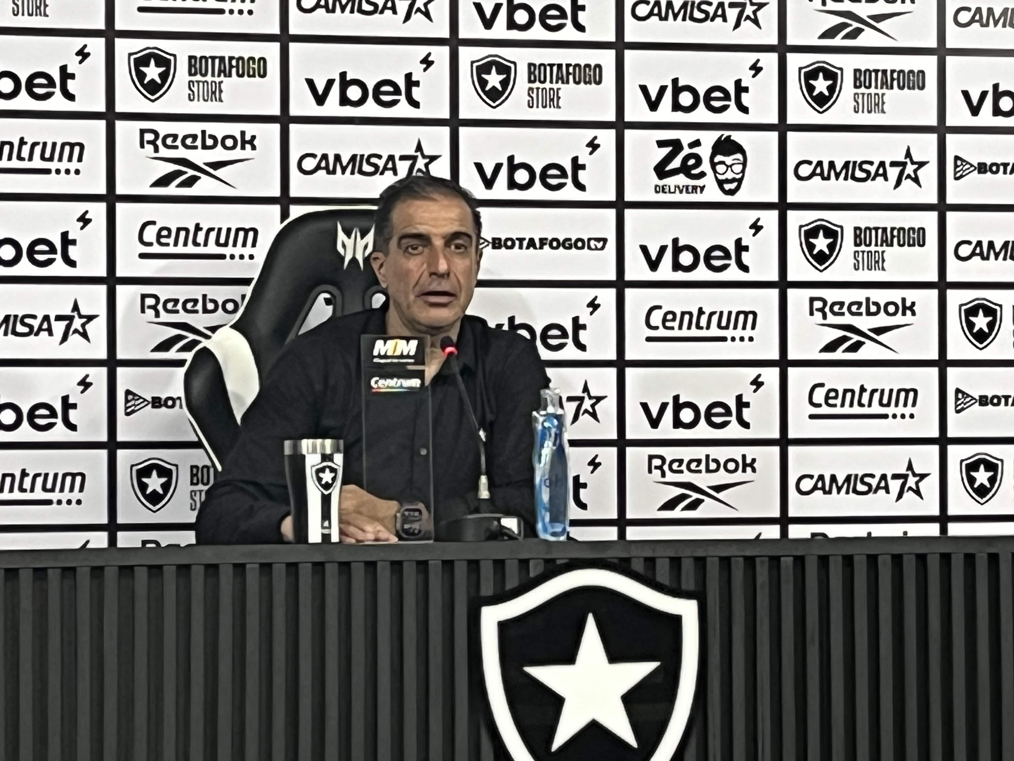 Renato Paiva elogia eficiência do Botafogo em goleada sobre o Internacional