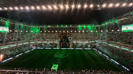 Festa da torcida do Atlético para Hulk