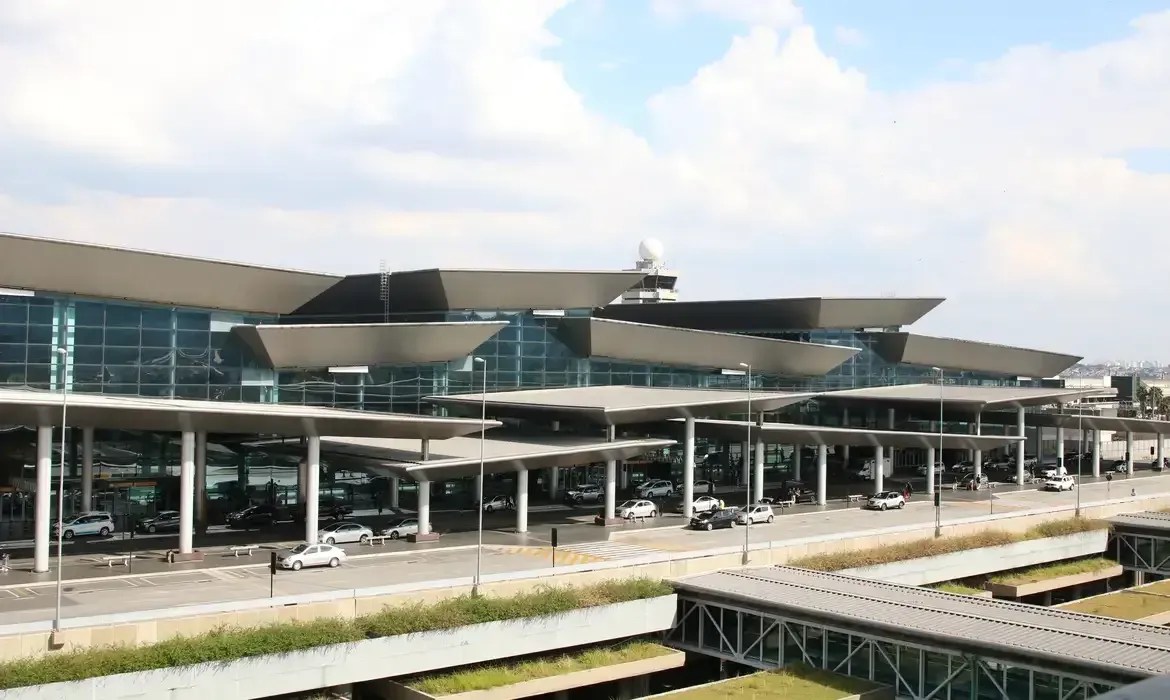 PF investiga chegada em massa de vietnamitas ao Brasil
