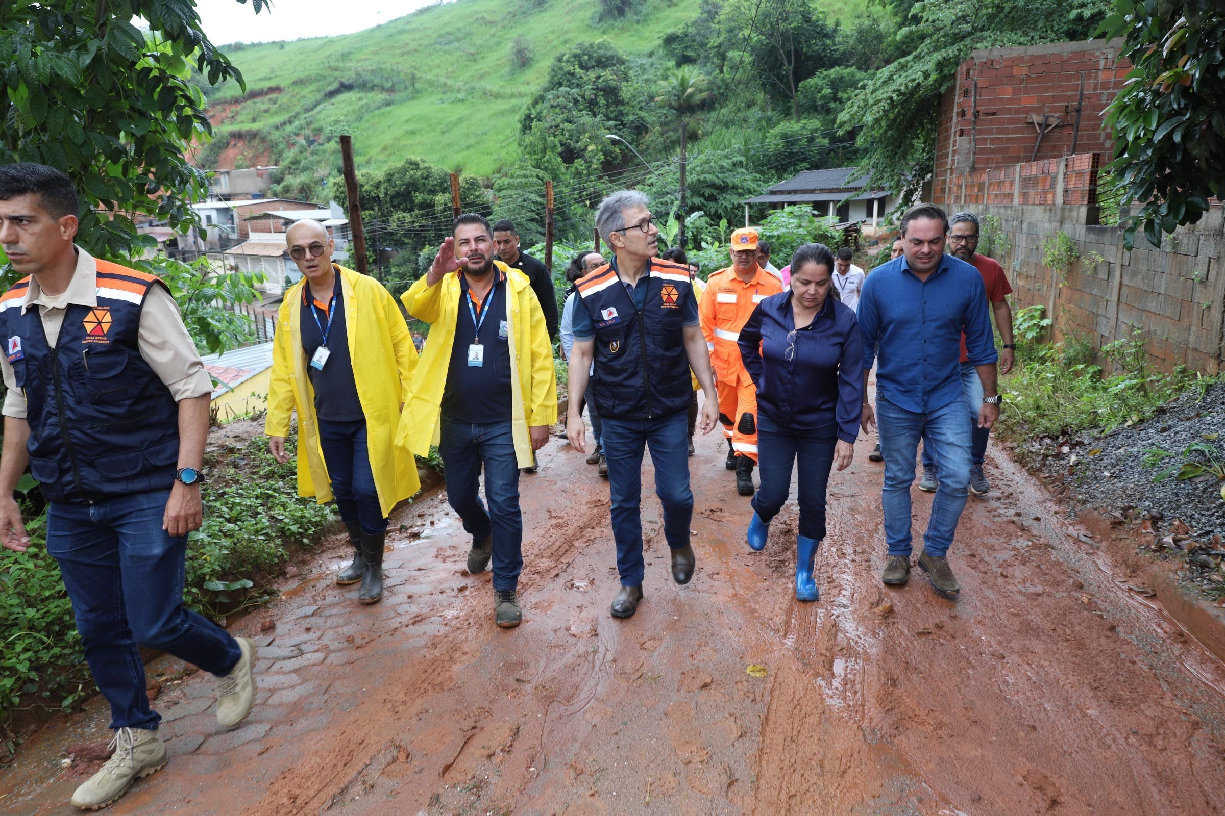 Deslizamentos em Ipatinga (MG): Zema lamenta mortes e alerta população para previsão de mais chuva