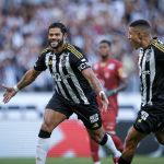 Com show de Hulk, Atlético vence Tombense e vê final do Mineiro ficar mais próxima