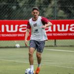 Volante treina com elenco e deve reforçar São Paulo contra o Corinthians