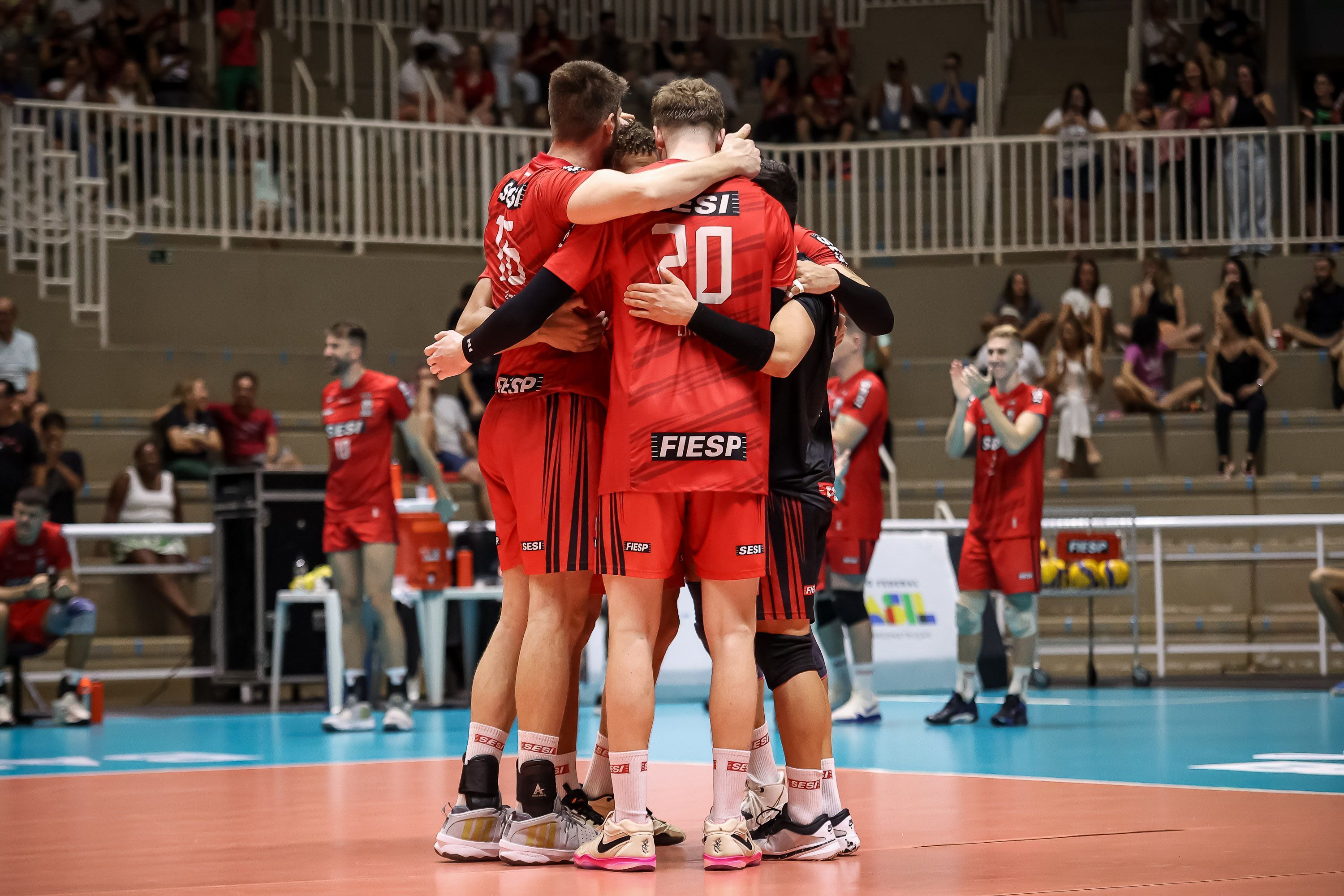 Sesi Bauru vence Araguari e avança à semifinal da Superliga Masculina