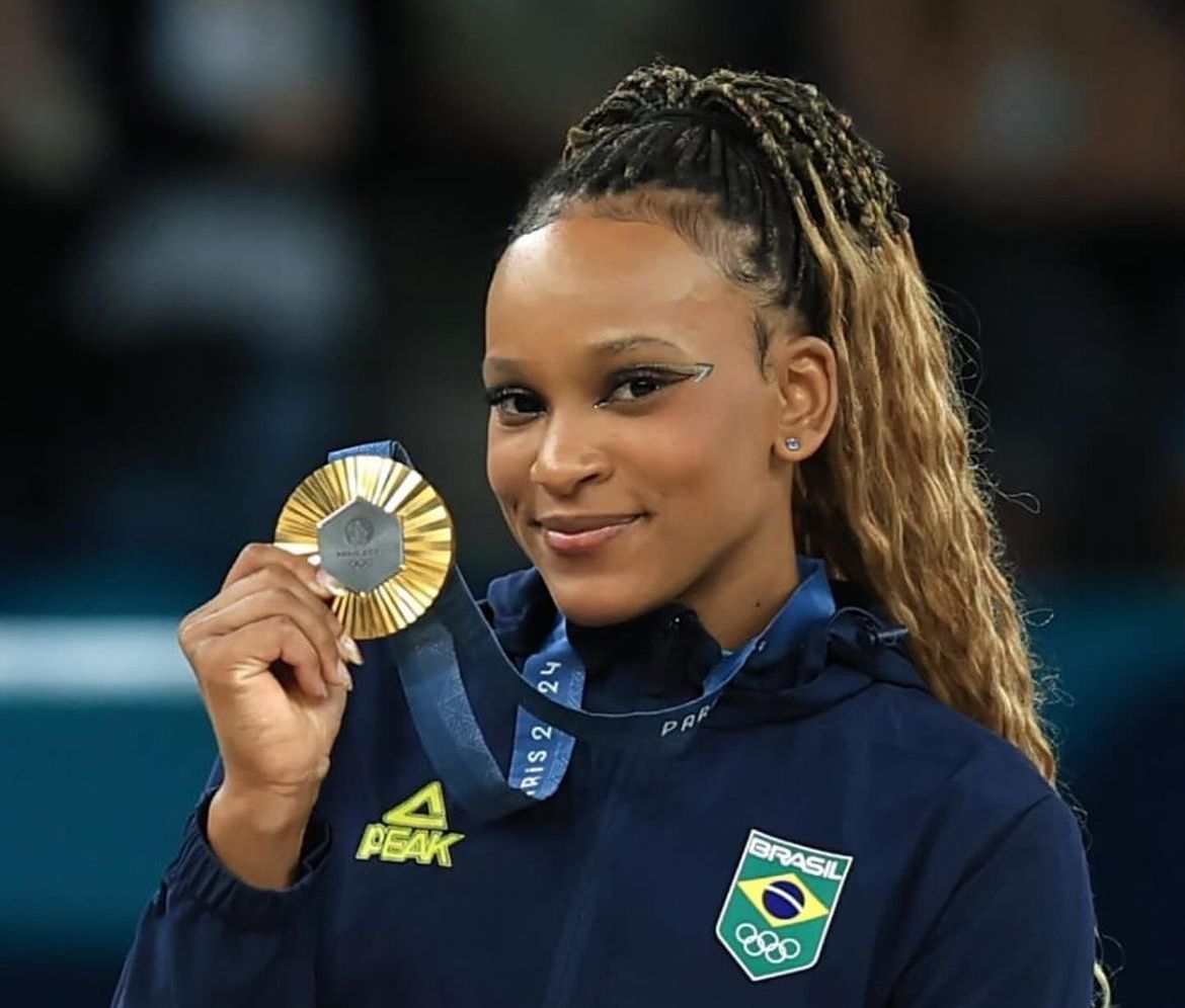 Rebeca ganha ouro e vira maior medalhista olímpica do Brasil