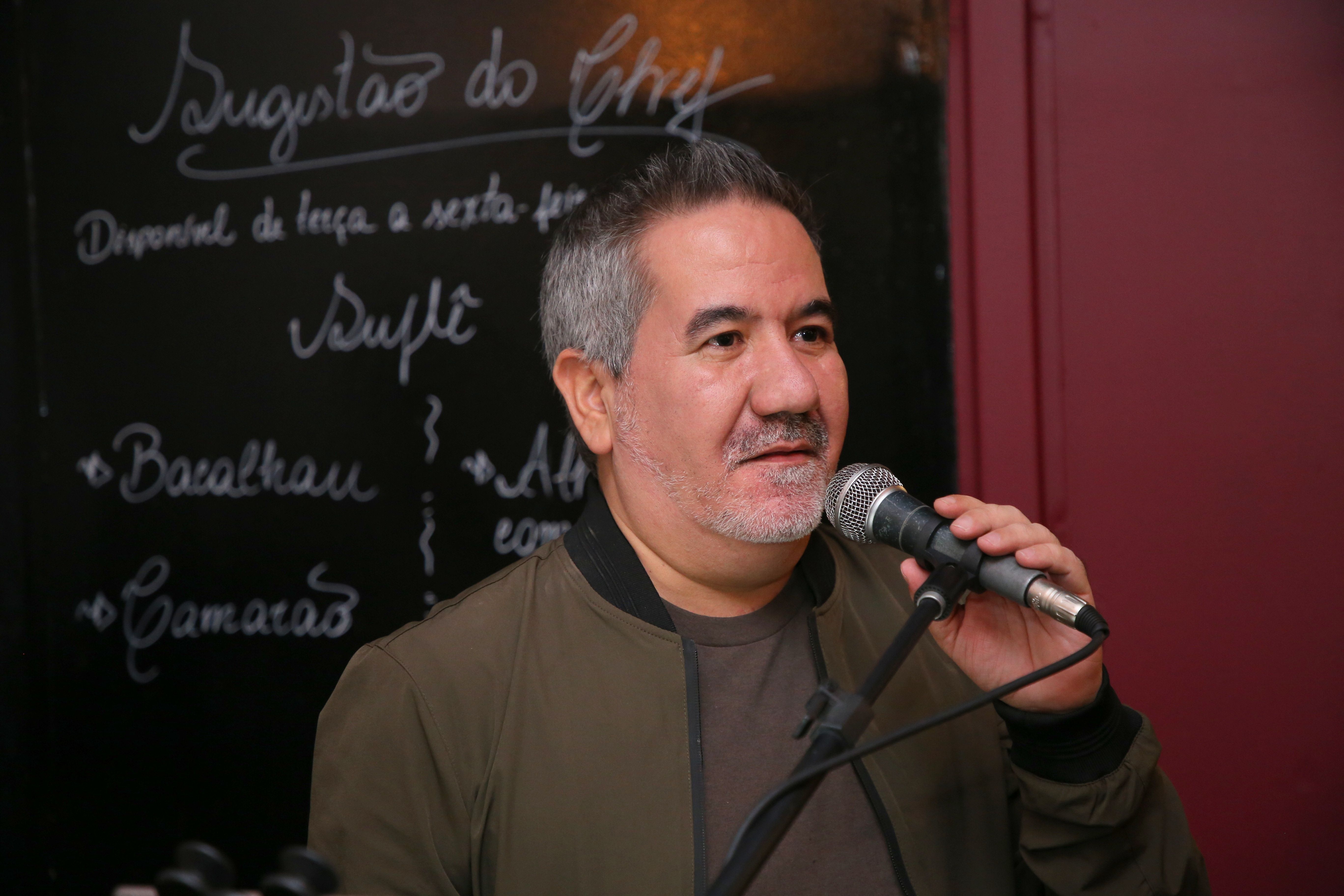 Lu Pereira reúne amigos em mais um aniversário
