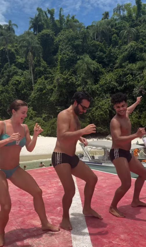 Vale Tudo: elenco de remake curte dia de folga em praia com muita dança