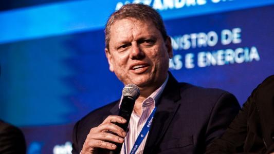 “Sou bolsonarista e vou continuar sendo“, diz Tarcísio em evento em SP | CNN Brasil