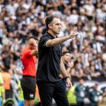Léo Condé deixa o Ceará após rebaixamento para a Série B