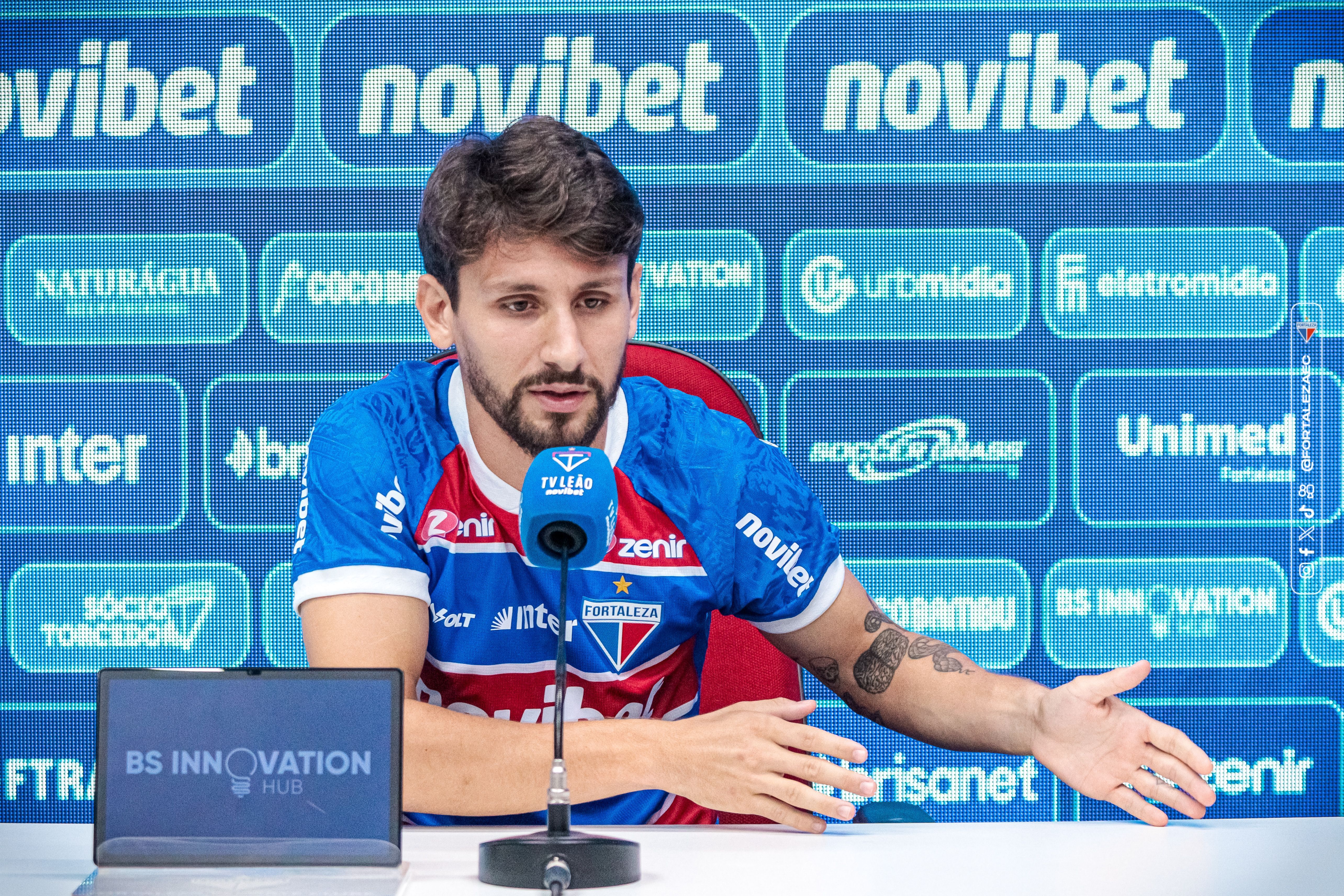 Volante 'vilão' do Fortaleza na final da Sul-Americana desabafa: 'Nunca fugi'