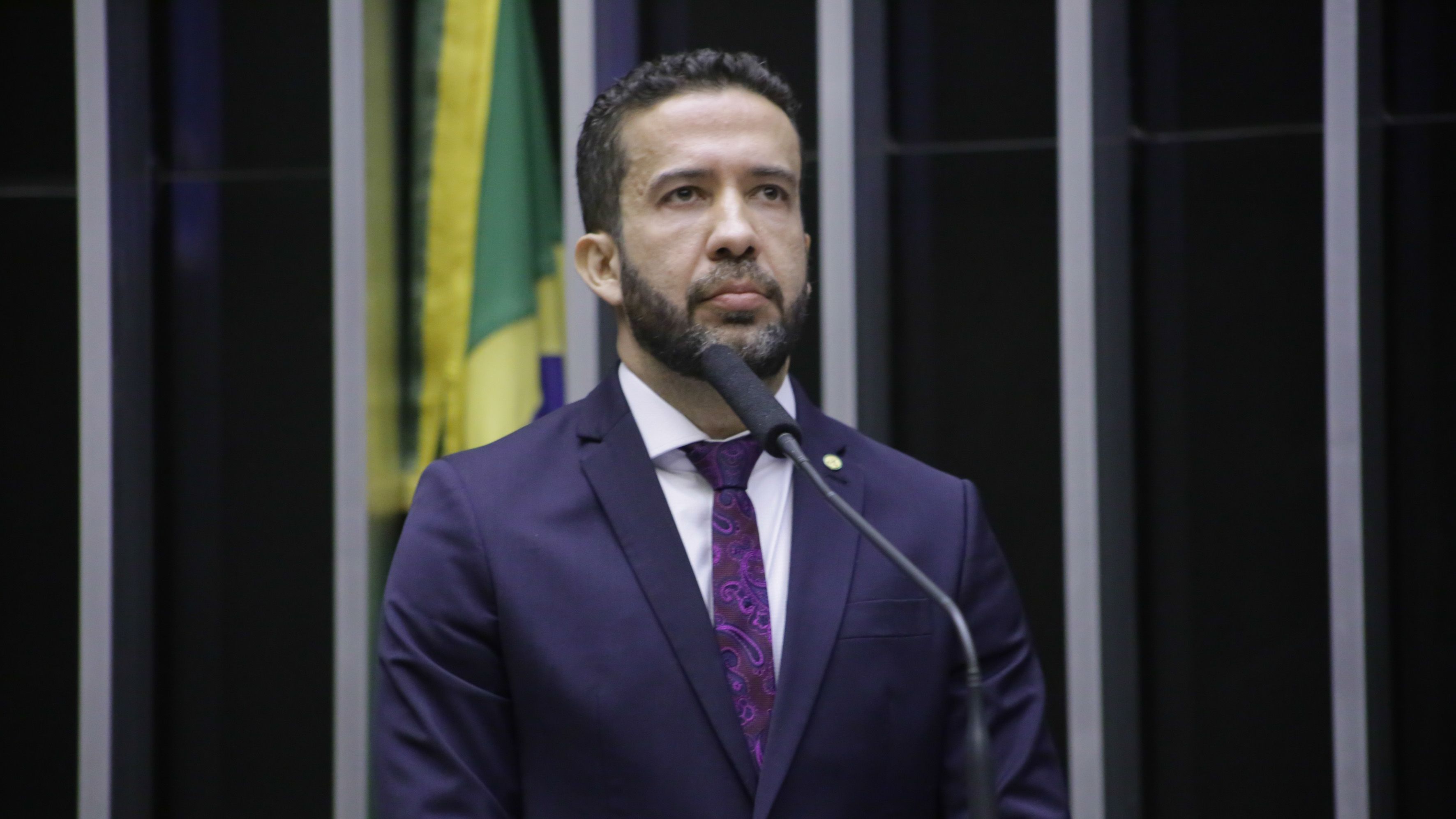 PF pede mais tempo para investigar Janones por suposta 'rachadinha' em gabinete