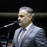 Tucanos e partidos aliados discutem candidatura de Aécio Neves à Presidência
