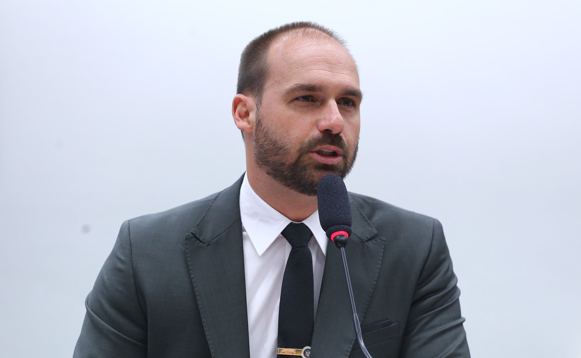 Condenação no STF atrapalha plano de candidatura de Eduardo Bolsonaro