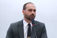 Condenação no STF atrapalha plano de candidatura de Eduardo Bolsonaro