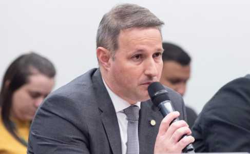 Derrite defende manter exceções para estudos em projeto que busca limitar ‘saidinhas’ de presos | CNN Brasil