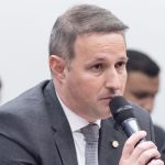 Derrite vai se licenciar da SSP para relatar PL que equipara facções a grupos terroristas
