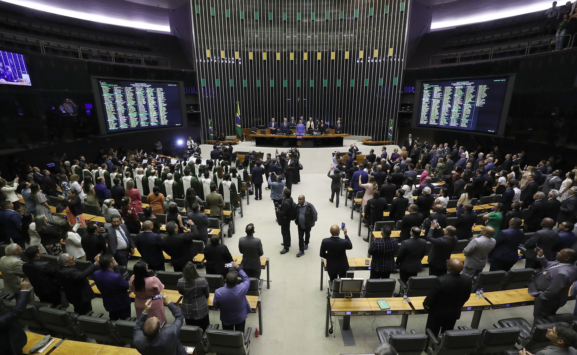 Congresso tem até junho para votar projeto que dá mais um deputado a MG