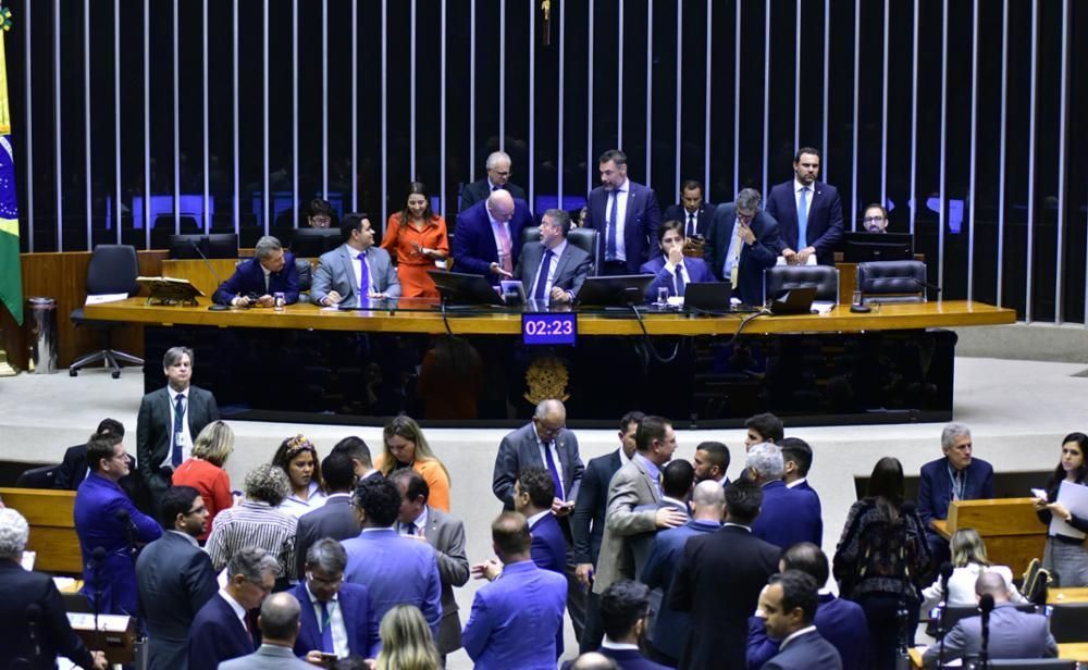 Câmara aprova projeto que regulamenta as apostas esportivas no país; texto segue para sanção