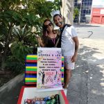 Carnaval BH 2024: namorados trabalham como ambulantes para arrecadar fundos para casamento