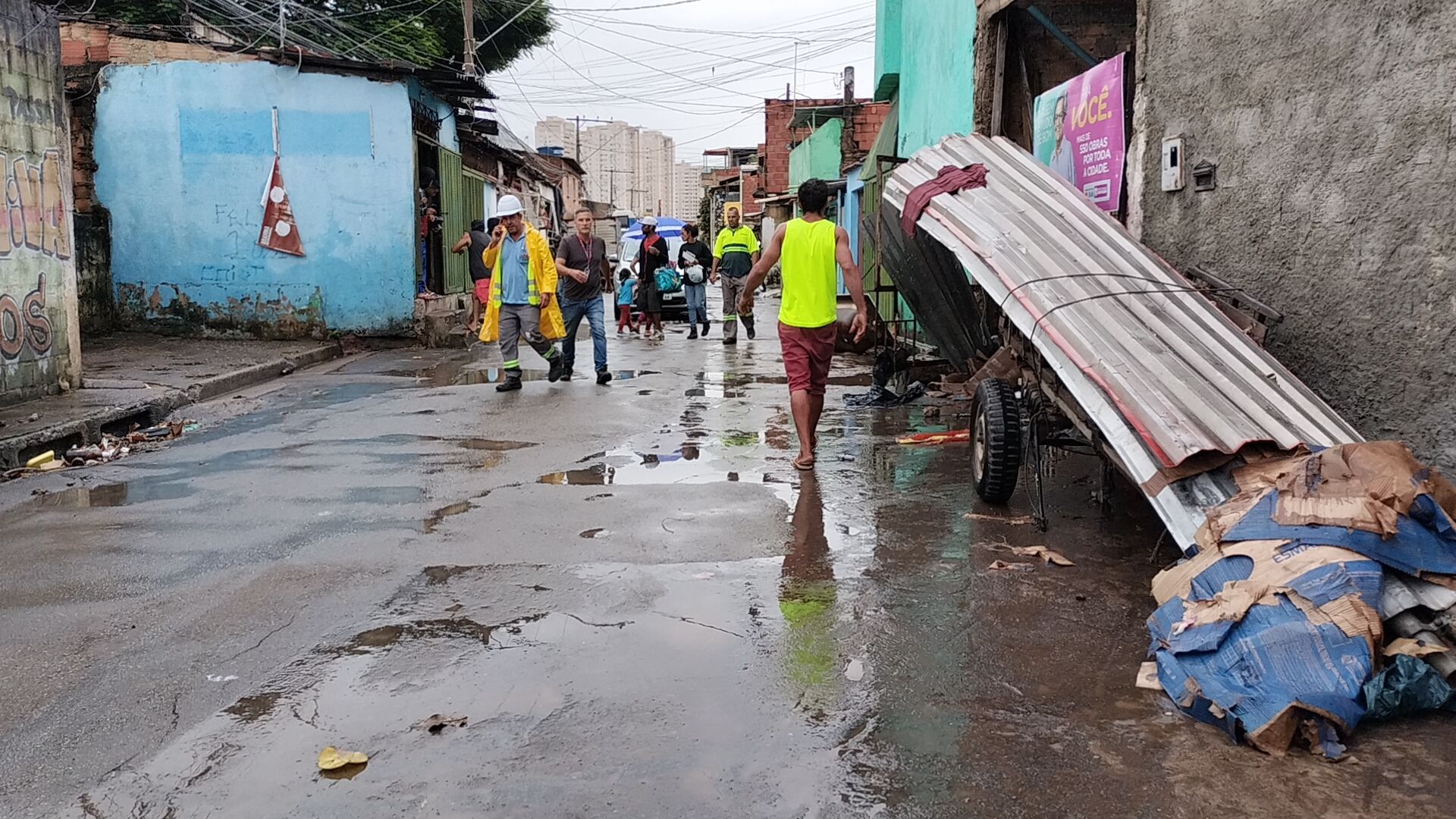 Bairro de Contagem (MG) alaga pela 2ª vez em uma semana: 'chuva levou doações'