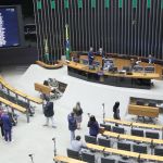 Adultização: Câmara aprova urgência de projeto sobre proteção de crianças nesta terça