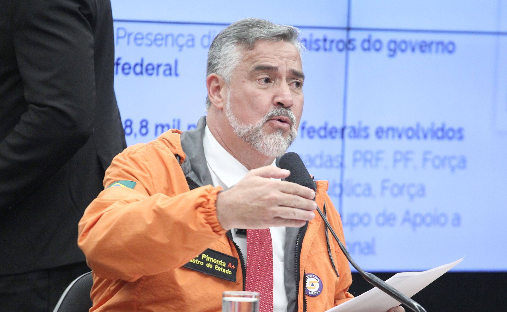 Pimenta diz que pediu investigação contra parlamentares ‘para estancar indústria de fake news’