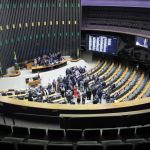Fim da escala 6x1 deve ser aprovado no primeiro semestre, diz líder do PSB na Câmara