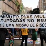 Manifestantes contrários ao 'PL do Aborto' se reúnem no Centro de BH