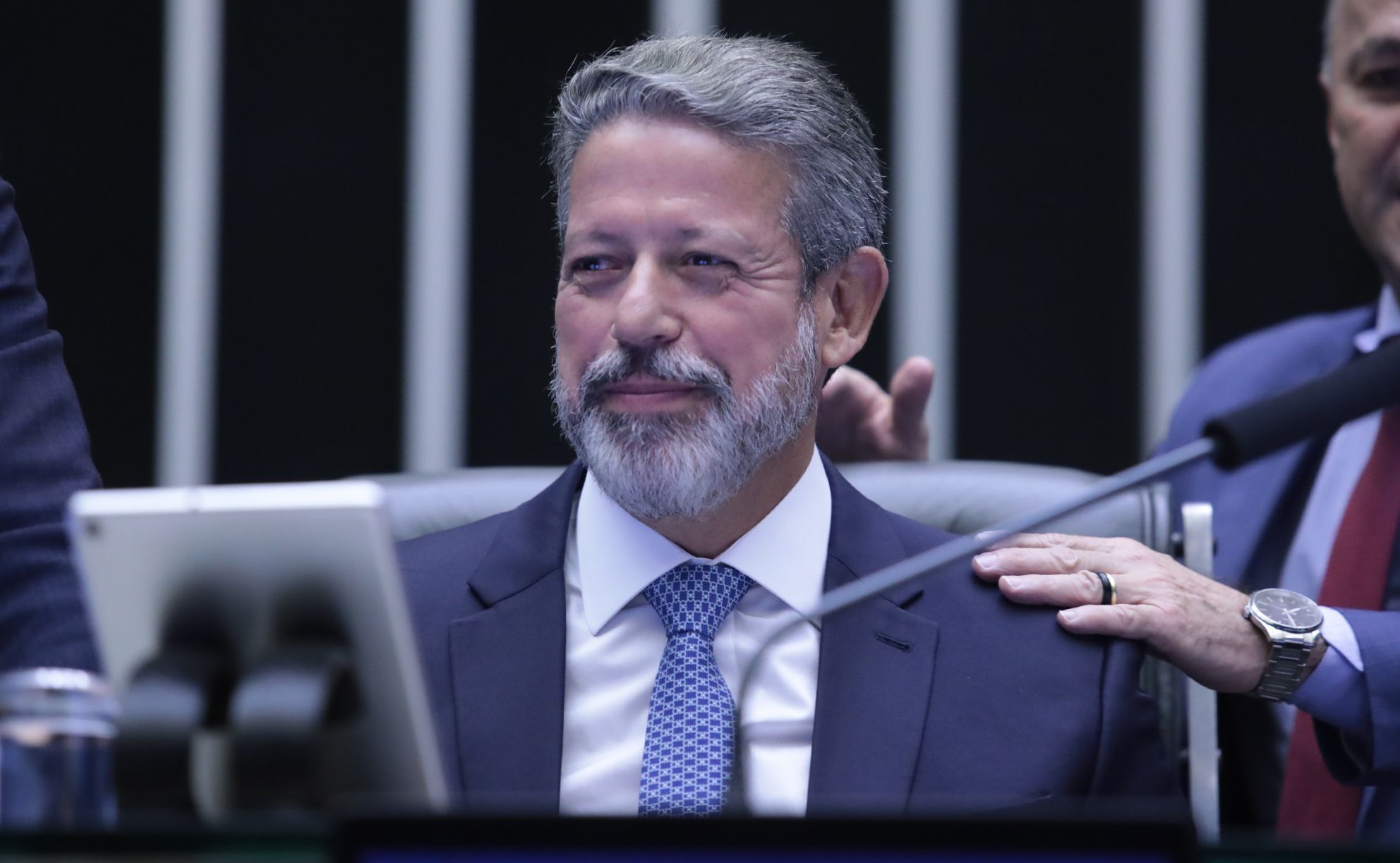 Ao lado de Hugo Motta, Lira é homenageado em evento do agro em São Paulo