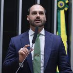 Defensoria Pública pede que Eduardo Bolsonaro seja notificado por carta rogatória