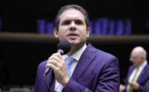 PT antecipa debate sobre apoio a Hugo Motta após articulações de Elmar Nascimento | CNN Brasil