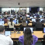 Em derrota da oposição, governistas conseguem adiar votação de projetos 'anti-STF'