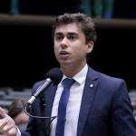 Nikolas aciona MP e acusa Lula e escola de samba de improbidade administrativa