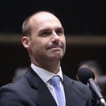STF nega apreensão de passaporte e arquiva investigação contra Eduardo Bolsonaro