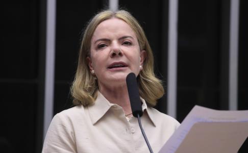 Petistas temem racha no partido com saída de Gleisi | CNN Brasil