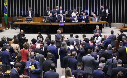 Plenário da Câmara dos Deputados votou a urgência do projeto de anistia aos condenados de 8 de janeiro