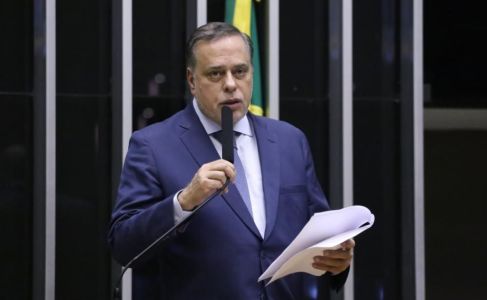 Abi-Ackel disse que Lula privilegiou um "amigo do peito" ao escolher um ministro para o STF