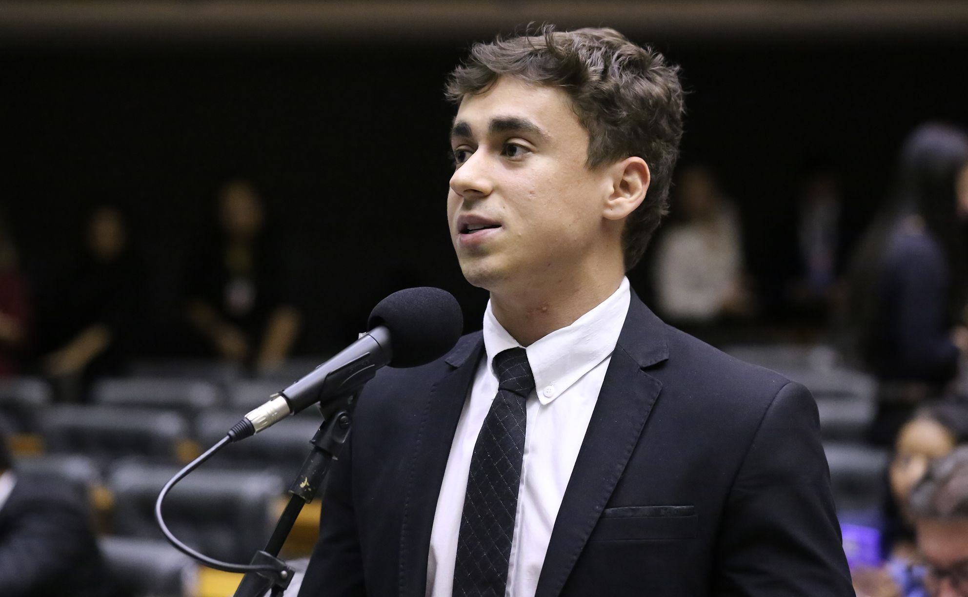 Nikolas relata piora na saúde de Bolsonaro e vê risco de morte em caso de prisão