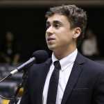 Nikolas relata piora na saúde de Bolsonaro e vê risco de morte em caso de prisão