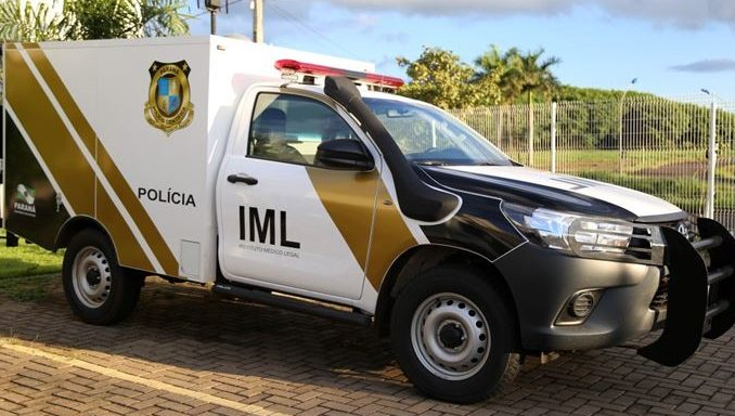 Morre criança prensada por carro na véspera de Natal; polícia investiga se motorista estava bêbado