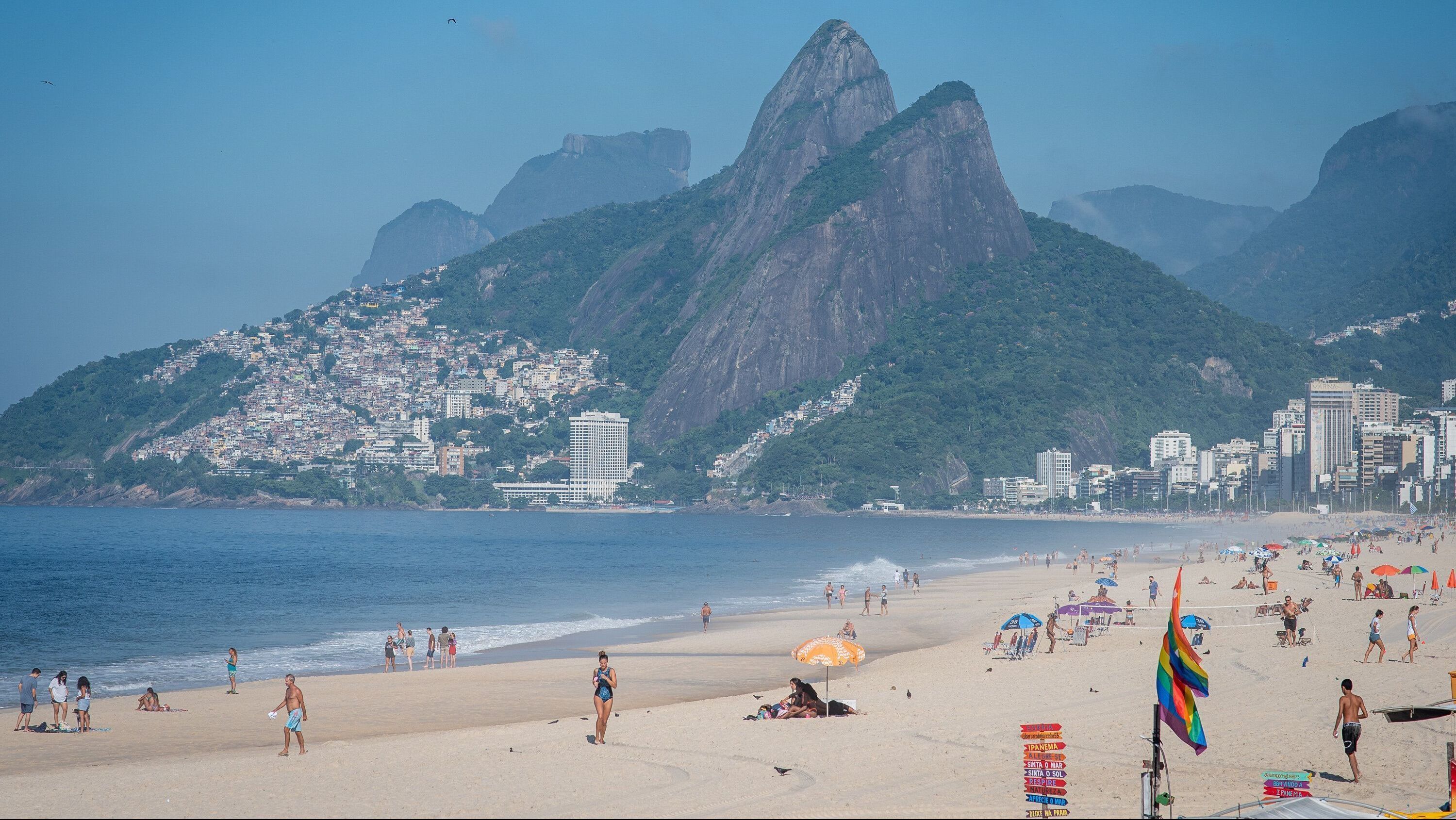 Em meio sensação térmica de 40°C, moradores do RJ denunciam falta de água há dias