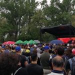 Fãs homenageiam Senna na Curva Tamburello, local do acidente fatal há 30 anos