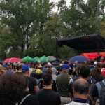 Fãs homenageiam Senna na Curva Tamburello, local do acidente fatal há 30 anos