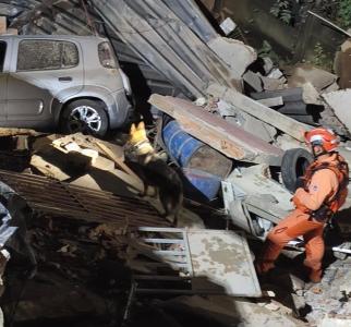 Imóvel ficou totalmente destruído